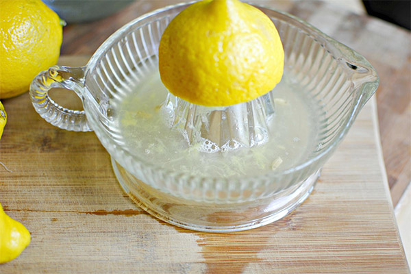 How to Make Lemon Juice
