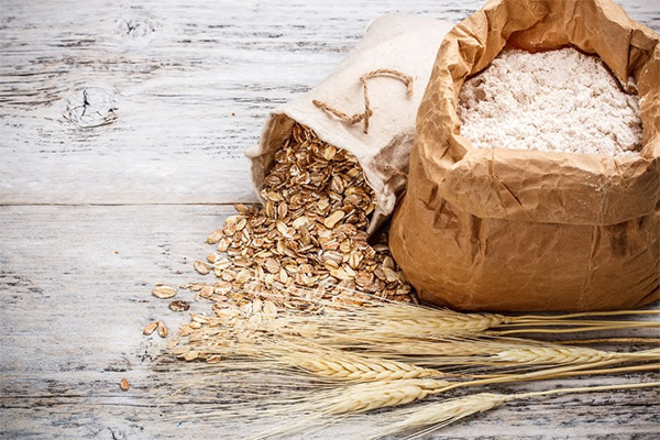 The benefits and harms of oat flour