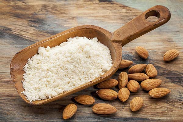 Benefits and Harms of Almond Flour