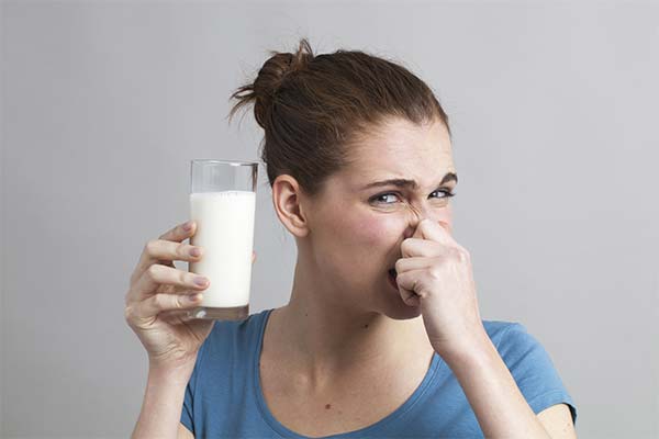 How to tell if the milk is bad